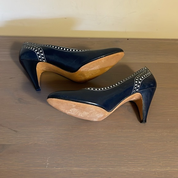 Salvatore Ferragamo Vintage Dark Blue Leather Pumps - Women’s Size 6.5 - Picture 7 of 10